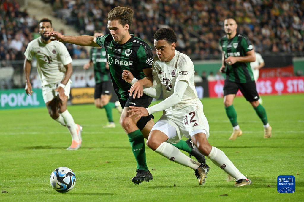 本赛季联盟共有11次35分+10助攻，东契奇一人独占4次