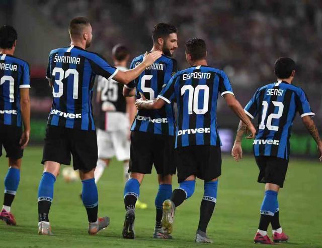 持续打击极端球迷，米体：地方当局邀请米兰双雄开会评估情况